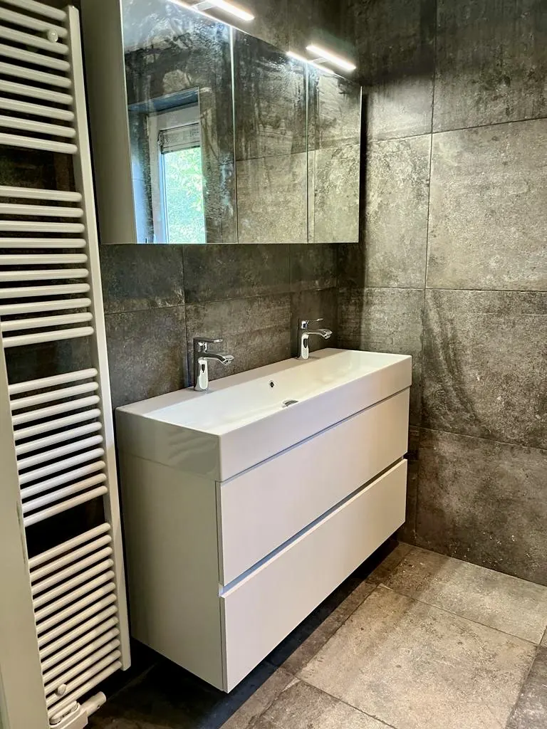 Neues Badezimmer (2023): Waschtisch