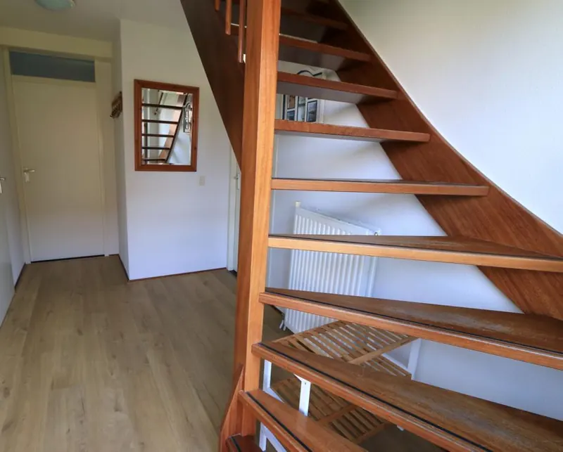 Treppe ins Obergeschoss
